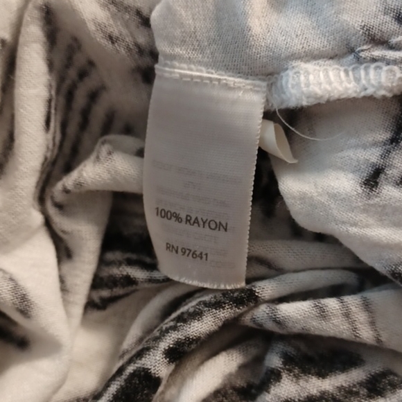 ❤️6 items for $25 sale!!❤️ J.Jill Black & White Tunic EUC - Picture 5 of 5